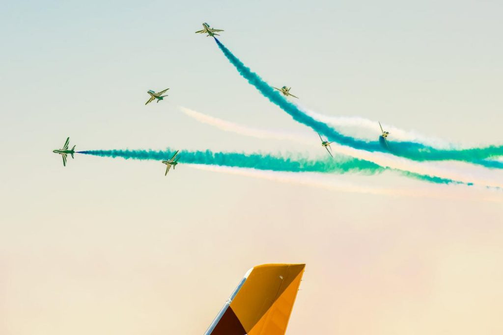Dubai Airshow 2023’s daily flying display to welcome the public